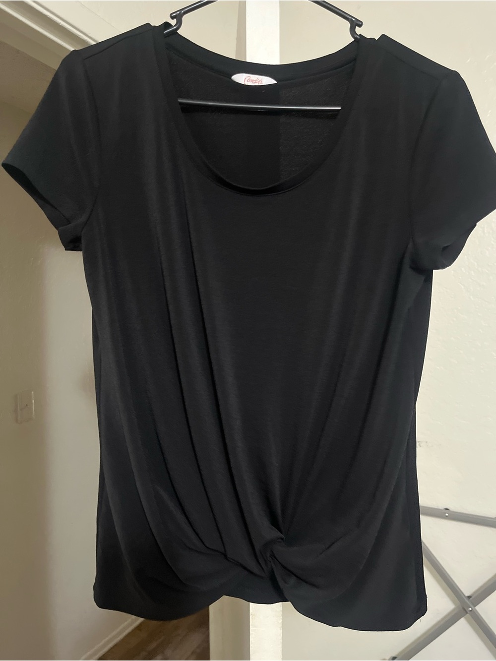 Candie's Black Short-Sleeve Twist-Front Tee